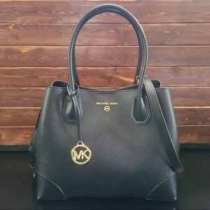 BRAND NEW Michael Kors Mercer Gallery medium in black.